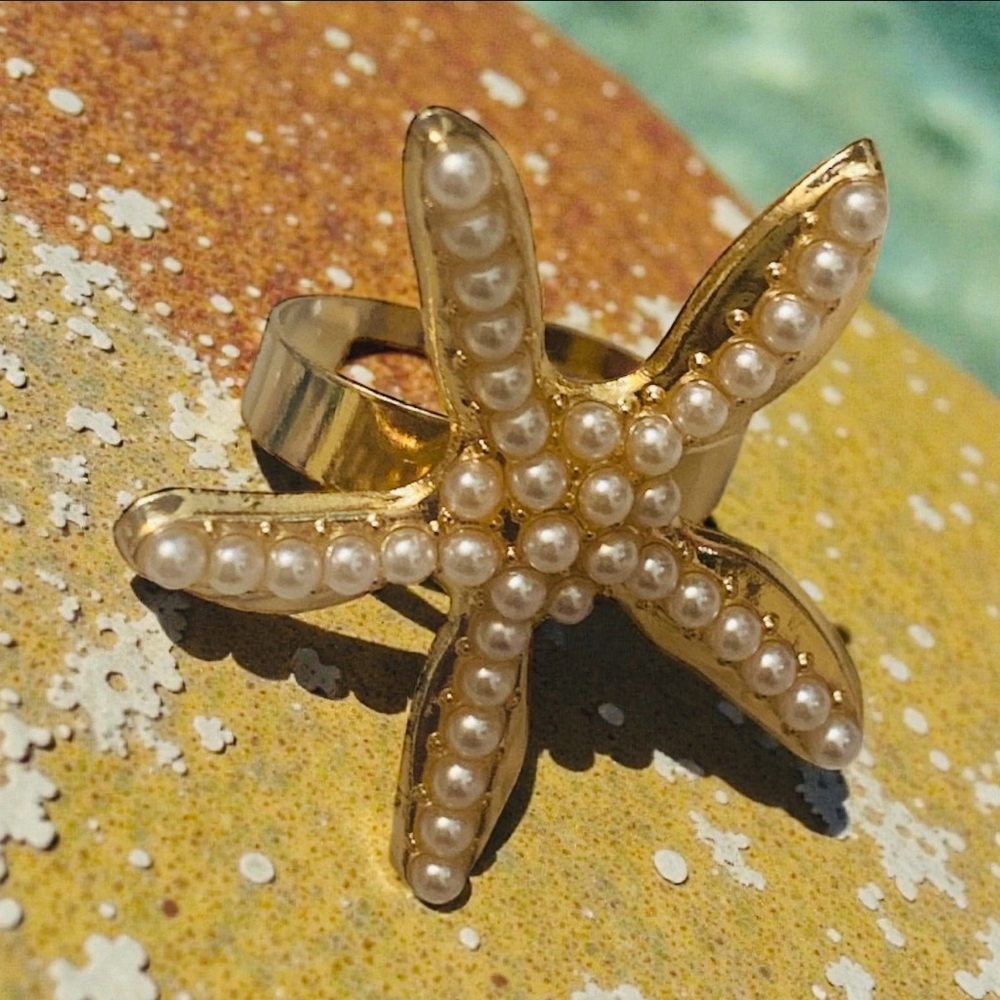 Gold Starfish Pearl Ring